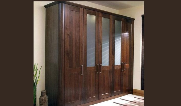 Manufacturer, Exporter, Importer, Supplier, Wholesaler, Retailer, Trader of Wooden Wardrobe in Greater Noida, Uttar Pradesh, India.